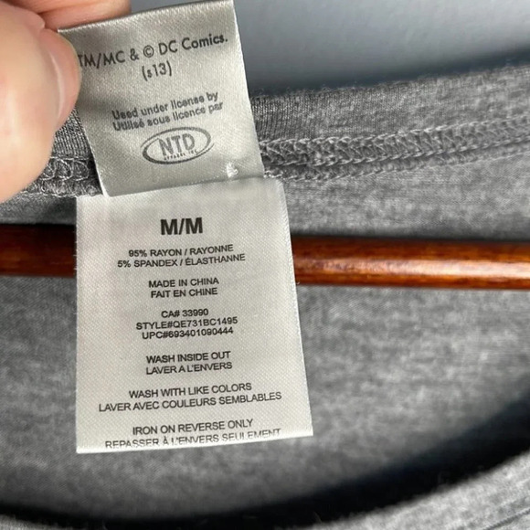 BATMAN Bling Graphic T-shirt Grey Dropped Shoulder Half Sleeve Halloween Size M - Picture 9 of 12